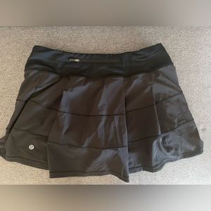Lululemon skirt size 8